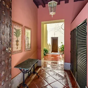 Villa Museum Duplex And Patios, Historical Center, 8 Pax, Sevilla