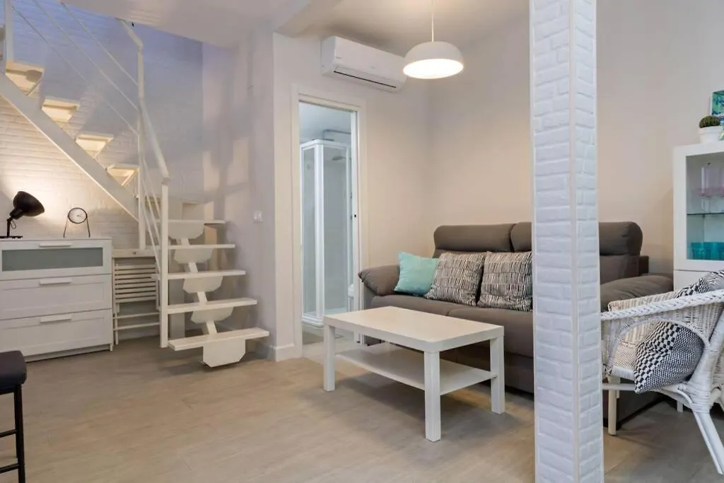 Castilla Triana Courtyard By Valcambre Sevilla Apartamento