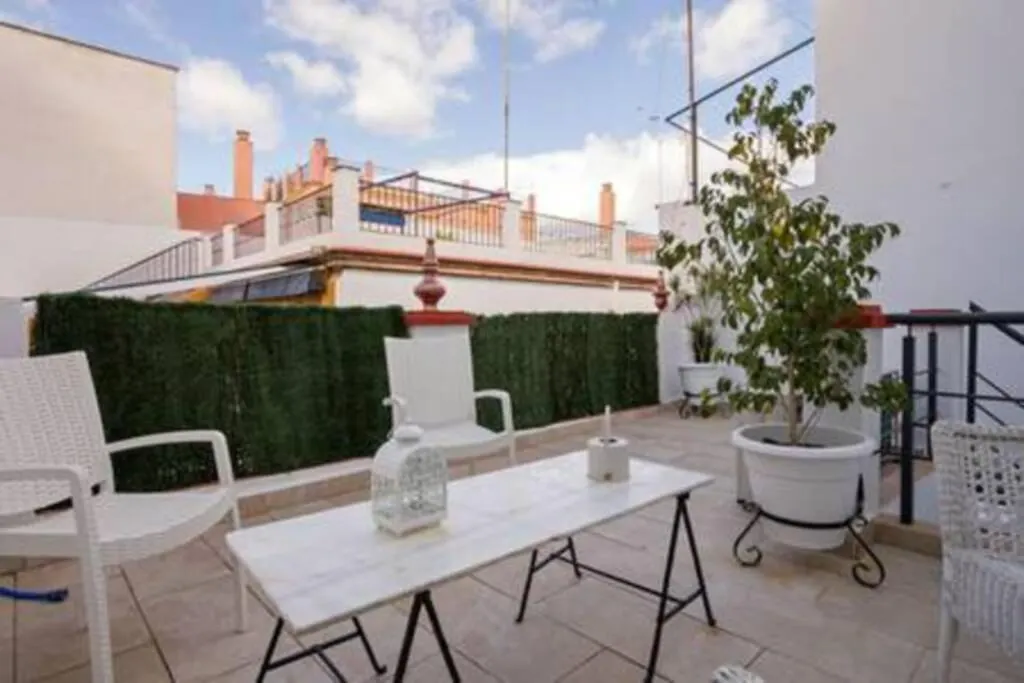 Castilla Triana Courtyard By Valcambre location